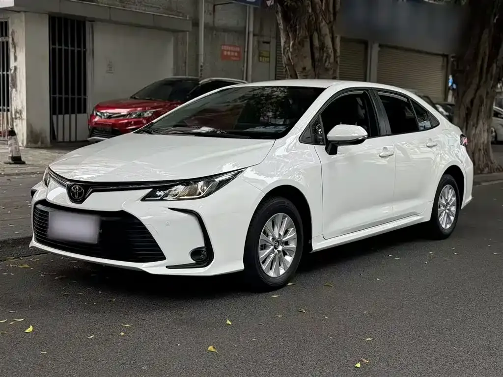 Toyota Corolla — фото 1