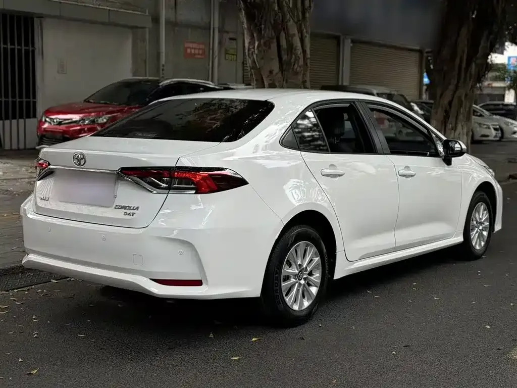 Toyota Corolla — фото 4