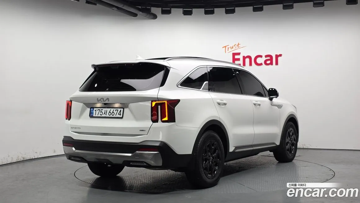 Kia Sorento — фото 9