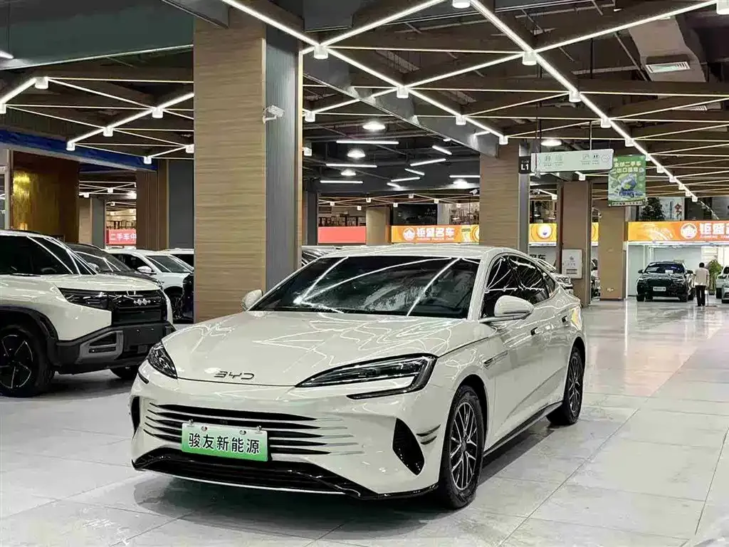 BYD Seal — фото 1