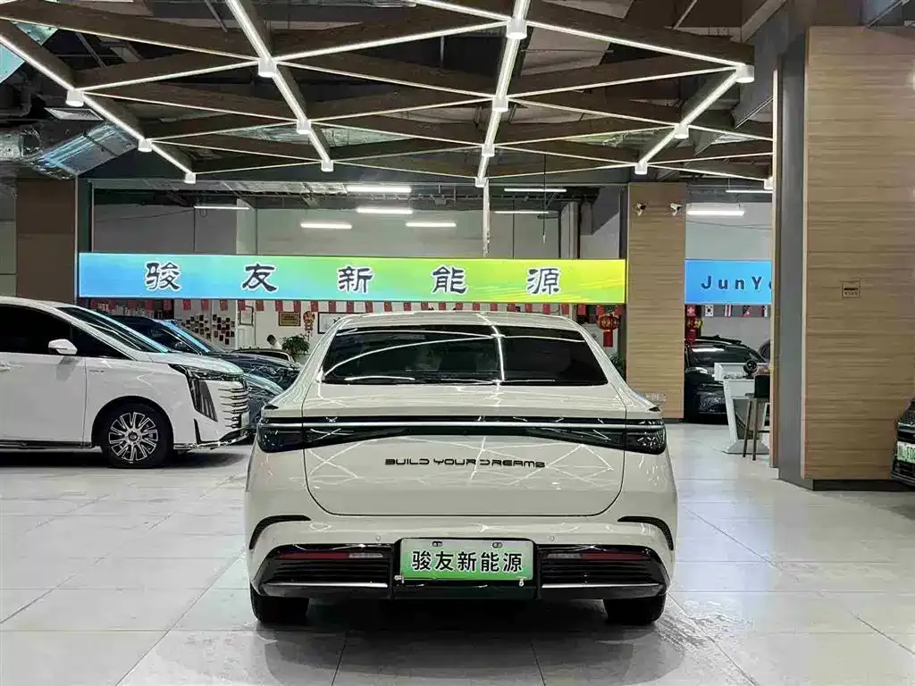 BYD Seal — фото 2