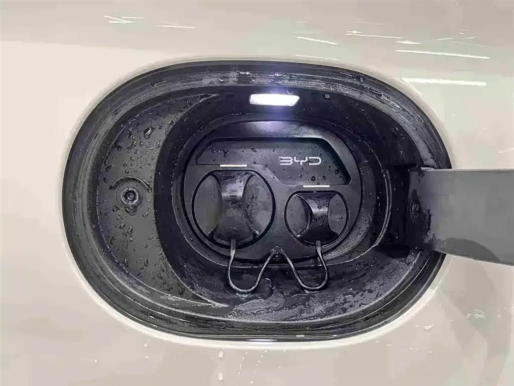 BYD Seal — фото 9