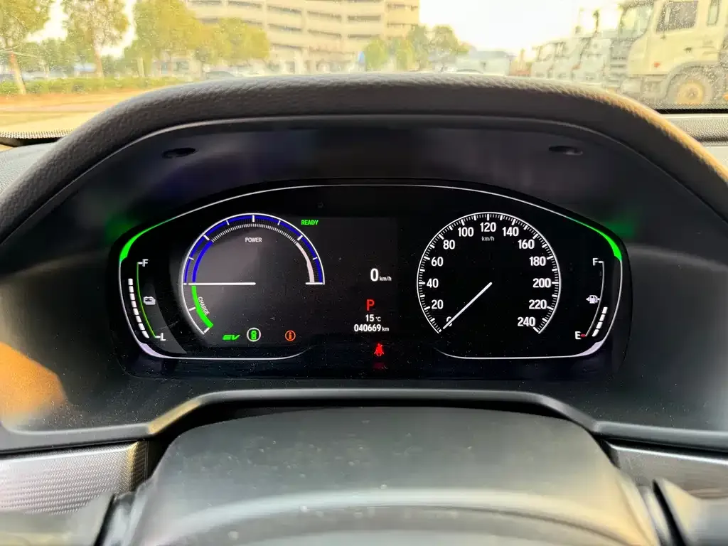 Honda Accord — фото 10