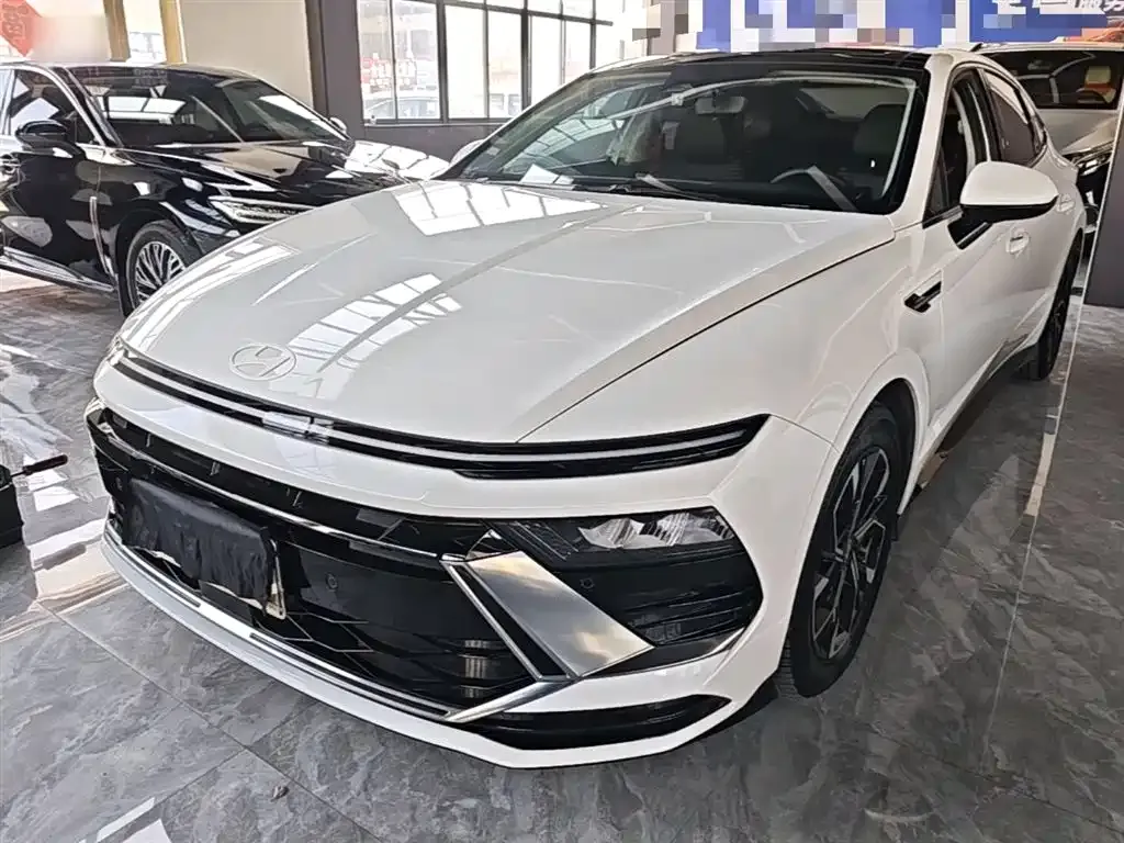 Hyundai Sonata — фото 1