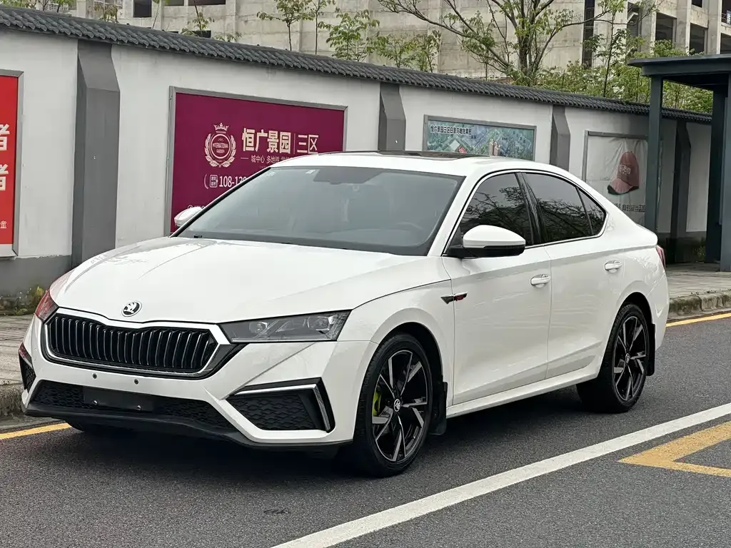 Skoda Octavia — фото 1
