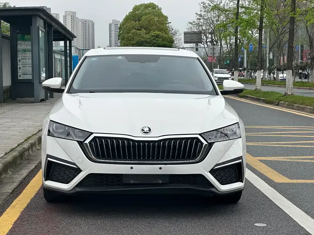 Skoda Octavia — фото 10