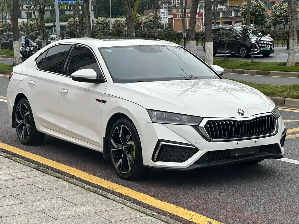 Skoda Octavia — фото 8