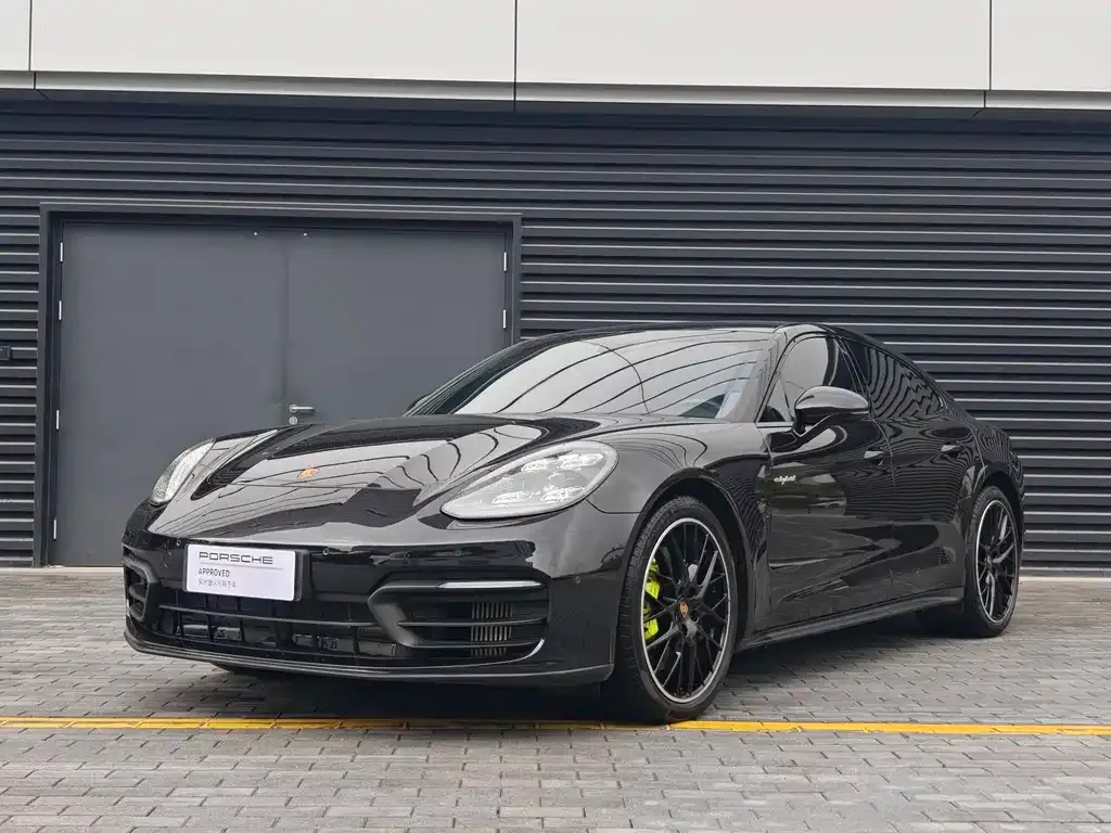 Porsche Panamera Hybrid — фото 1