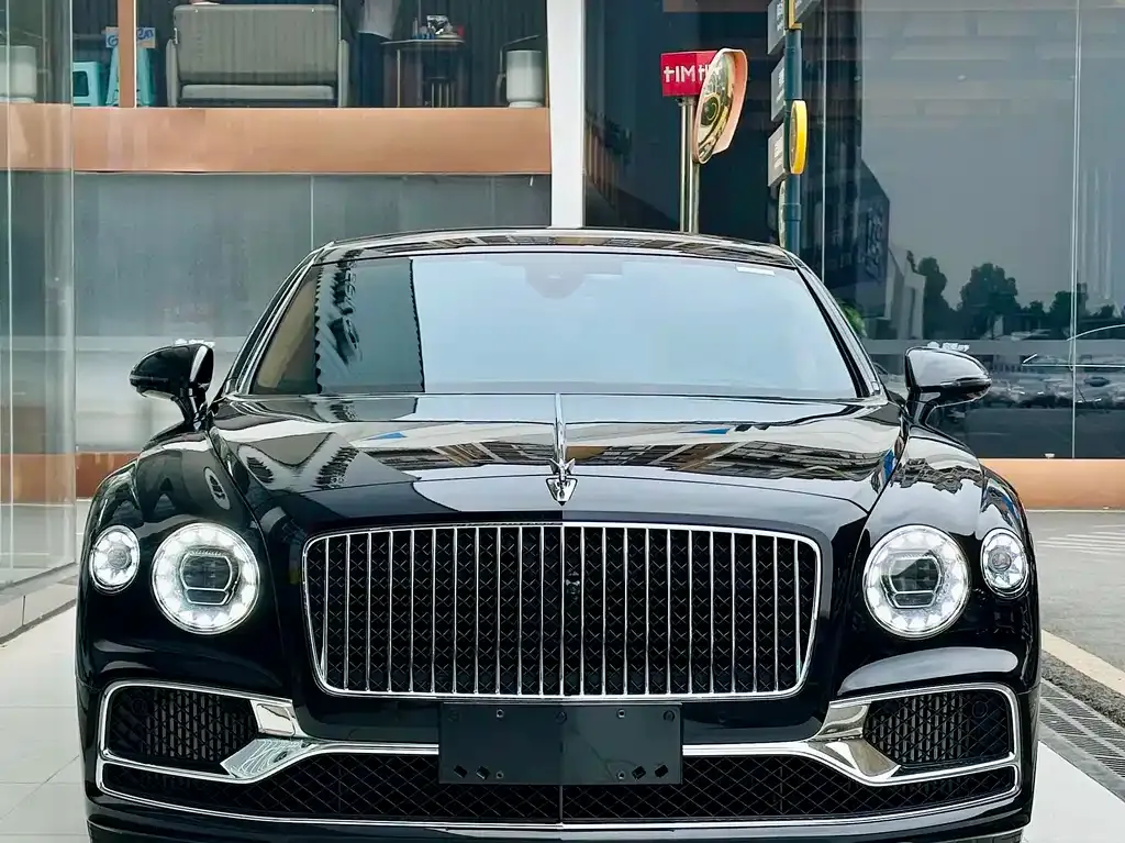 Bentley Flying Spur — фото 4