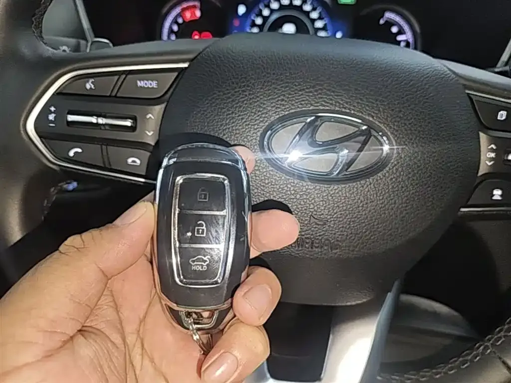 Hyundai Santa Fe — фото 10