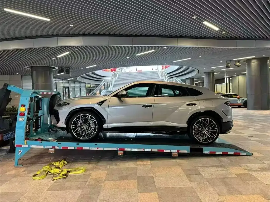 Lamborghini Urus SE — фото 7
