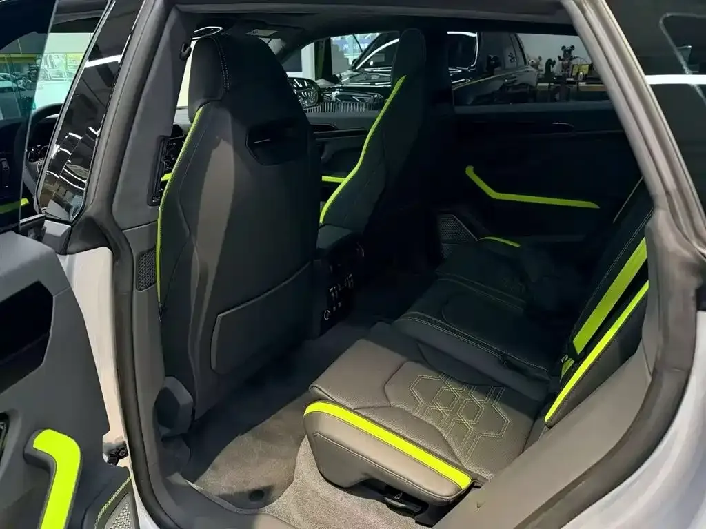 Lamborghini Urus SE — фото 3