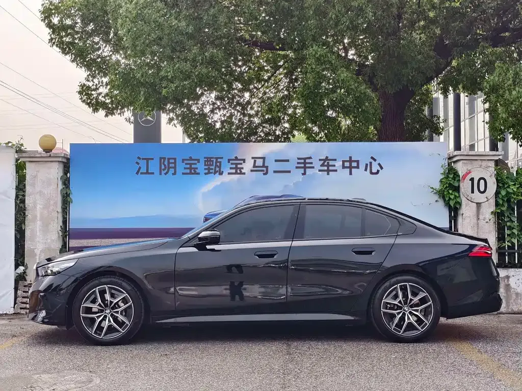 BMW 5 Series (Import) — фото 2