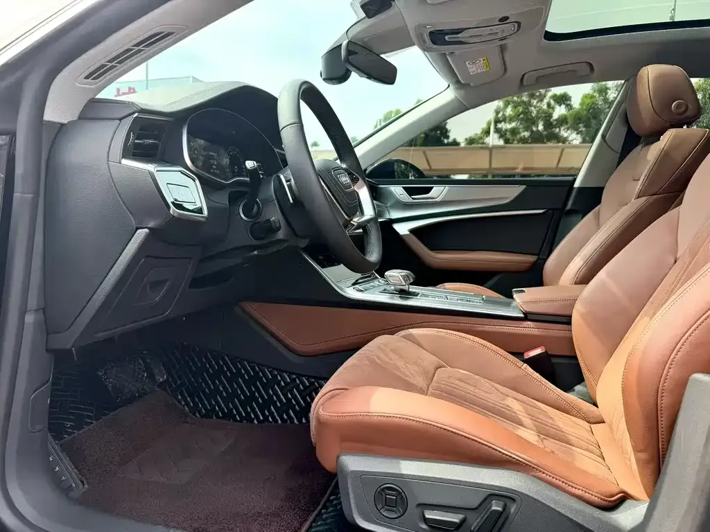Audi A7L — фото 5