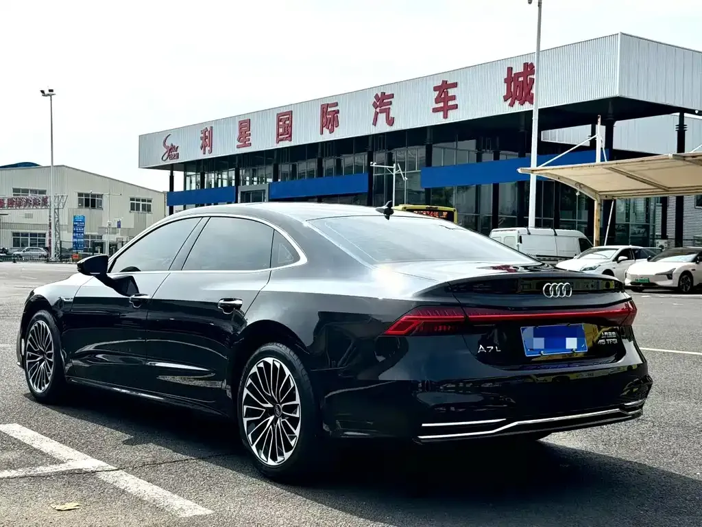 Audi A7L — фото 3