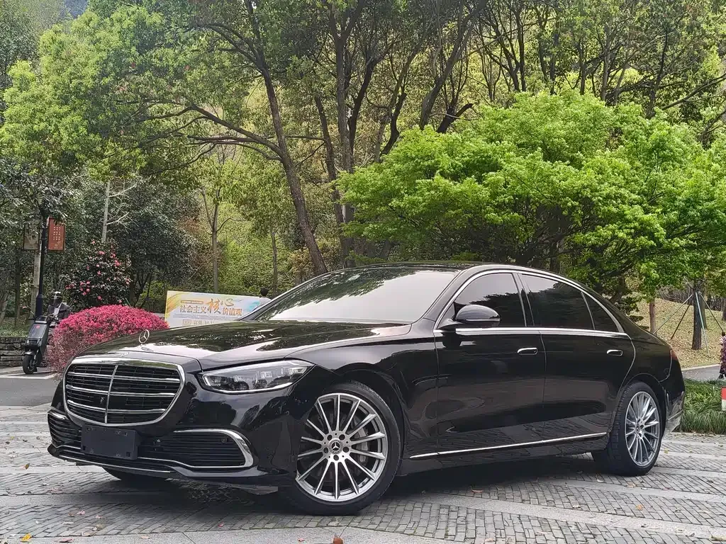 Mercedes-Benz S-Class — фото 1