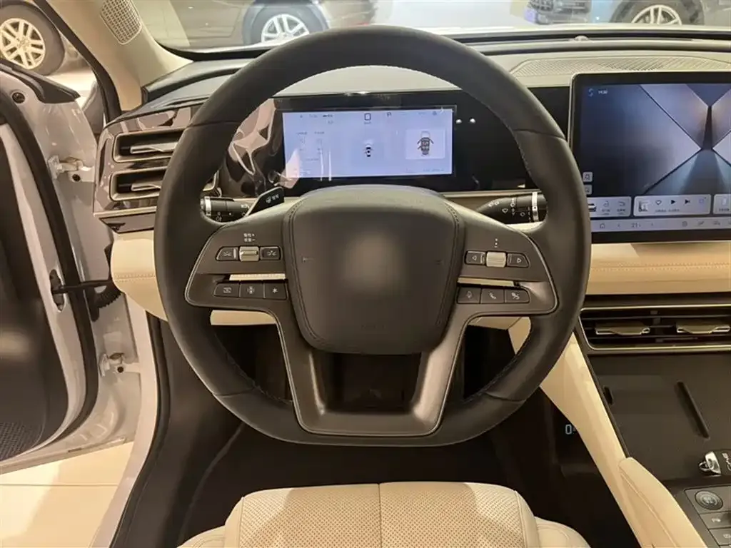 BYD Qin L — фото 8