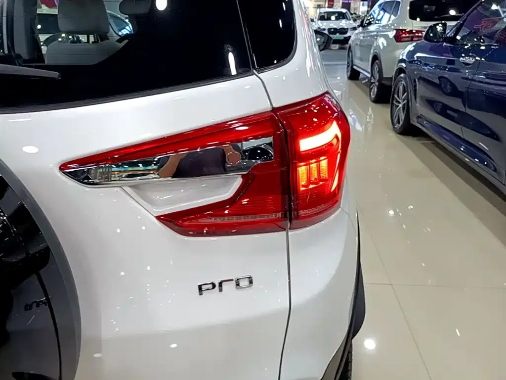 BYD Yuan Pro — фото 8
