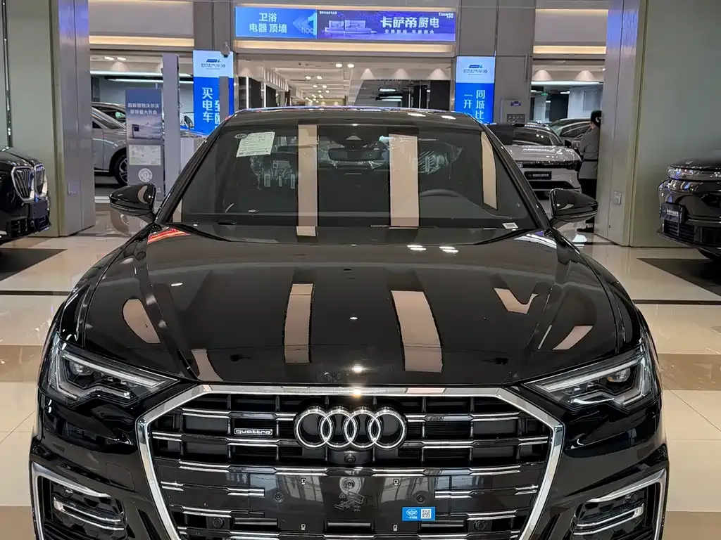 Audi A6L — фото 1