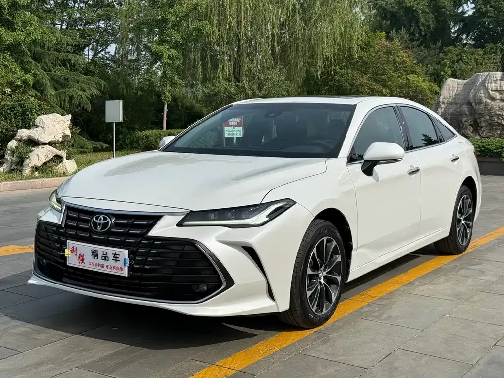 Toyota Avalon — фото 1
