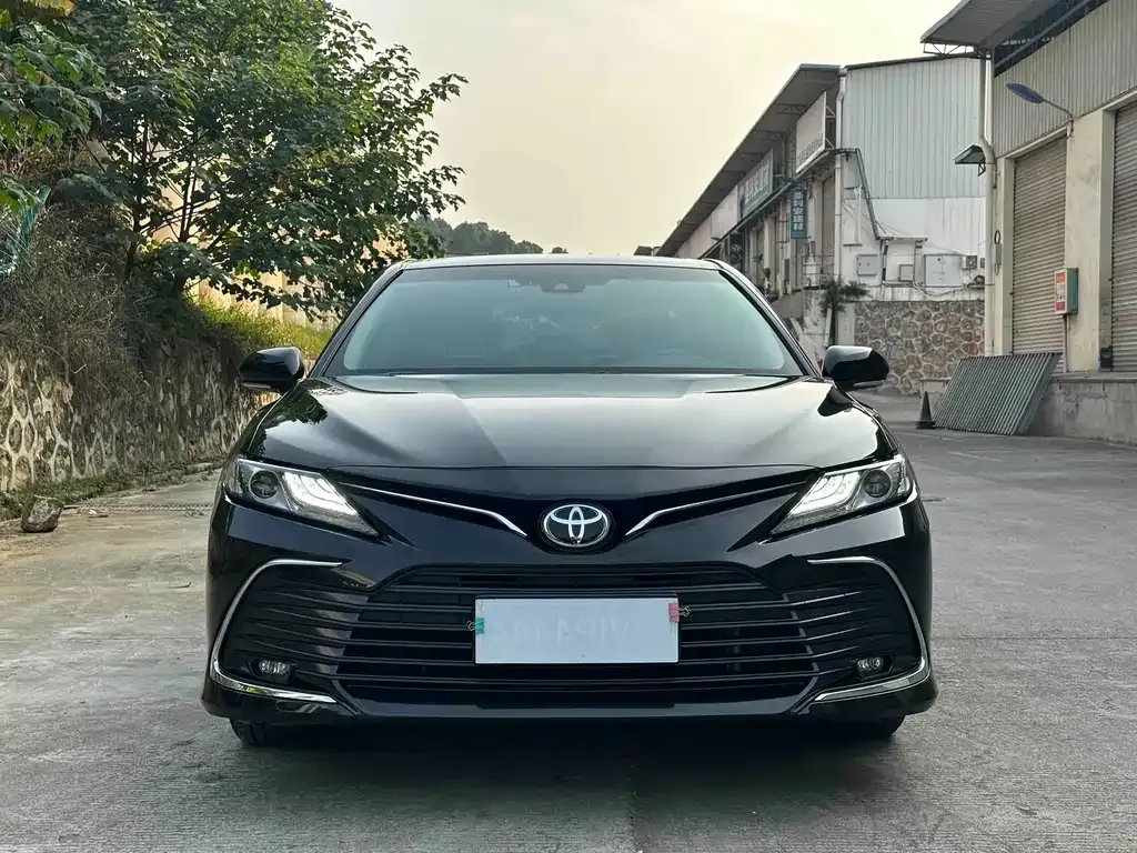 Toyota Camry — фото 6