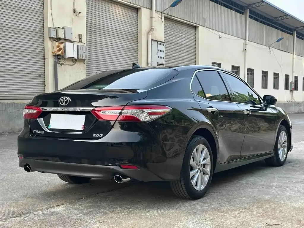 Toyota Camry — фото 7