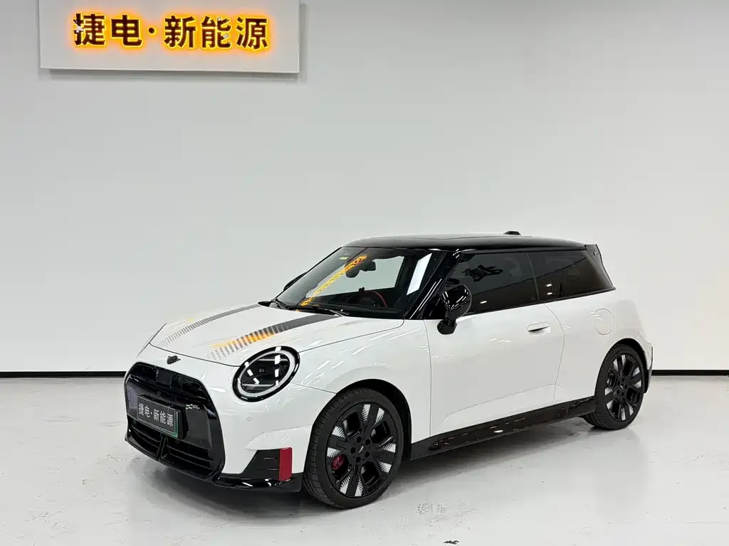 MINI JCW Electric — фото 1