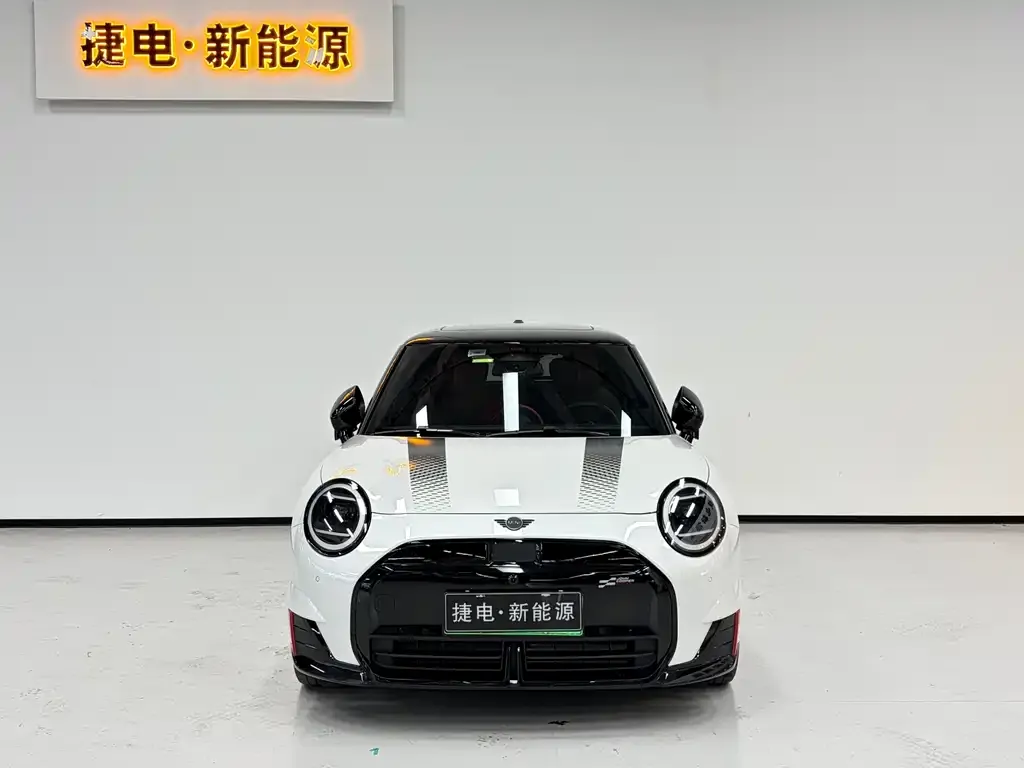 MINI JCW Electric — фото 3