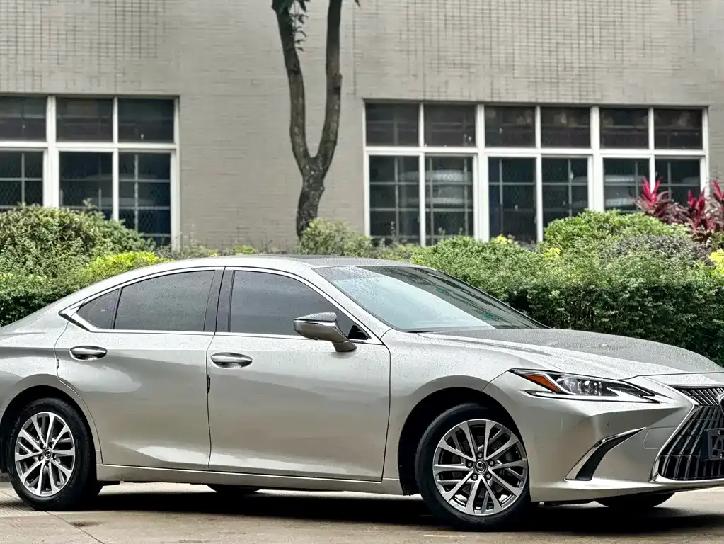 Lexus ES — фото 5