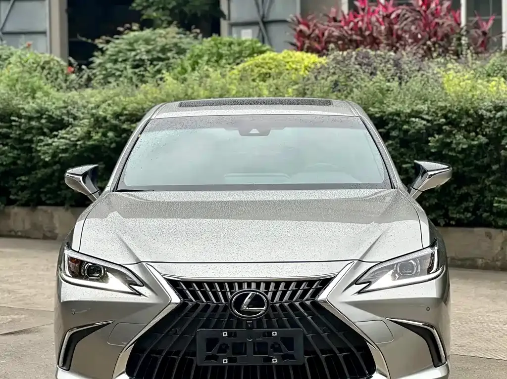 Lexus ES — фото 8