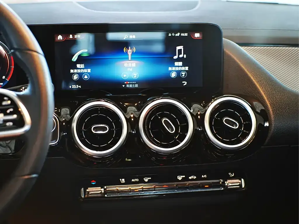 Mercedes-Benz GLA — фото 10