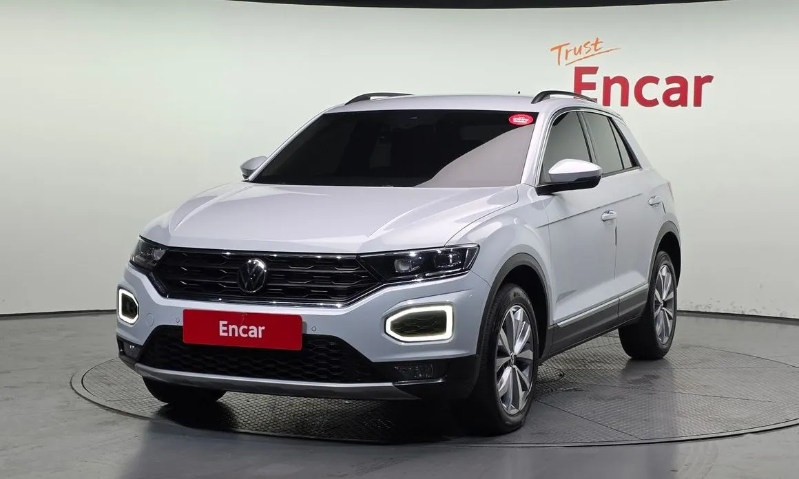 Volkswagen T-Roc — фото 1