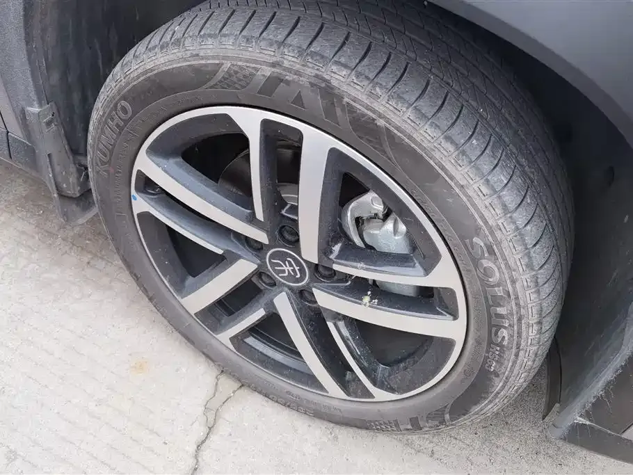 BYD L DM-i — фото 8