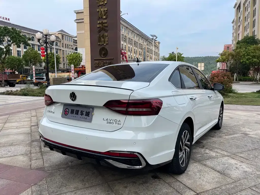 Volkswagen Lavida — фото 5