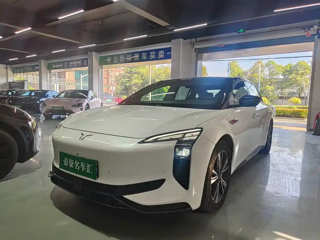 Hongqi EH7 — фото 1