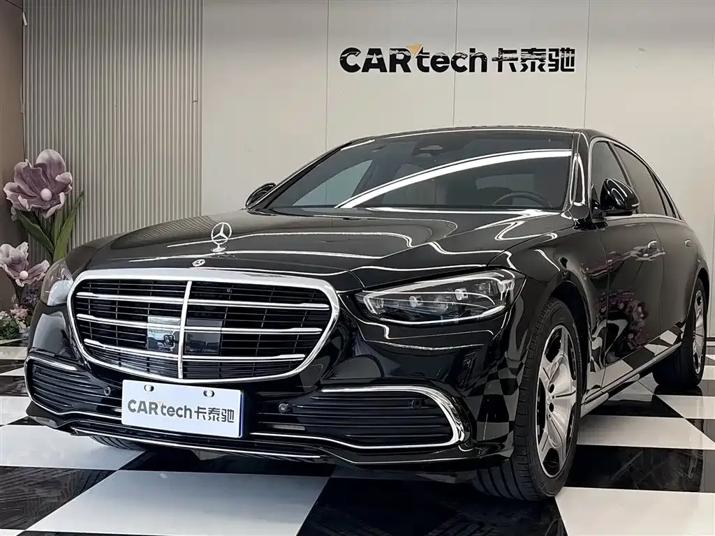 Mercedes-Benz S-Class — фото 1