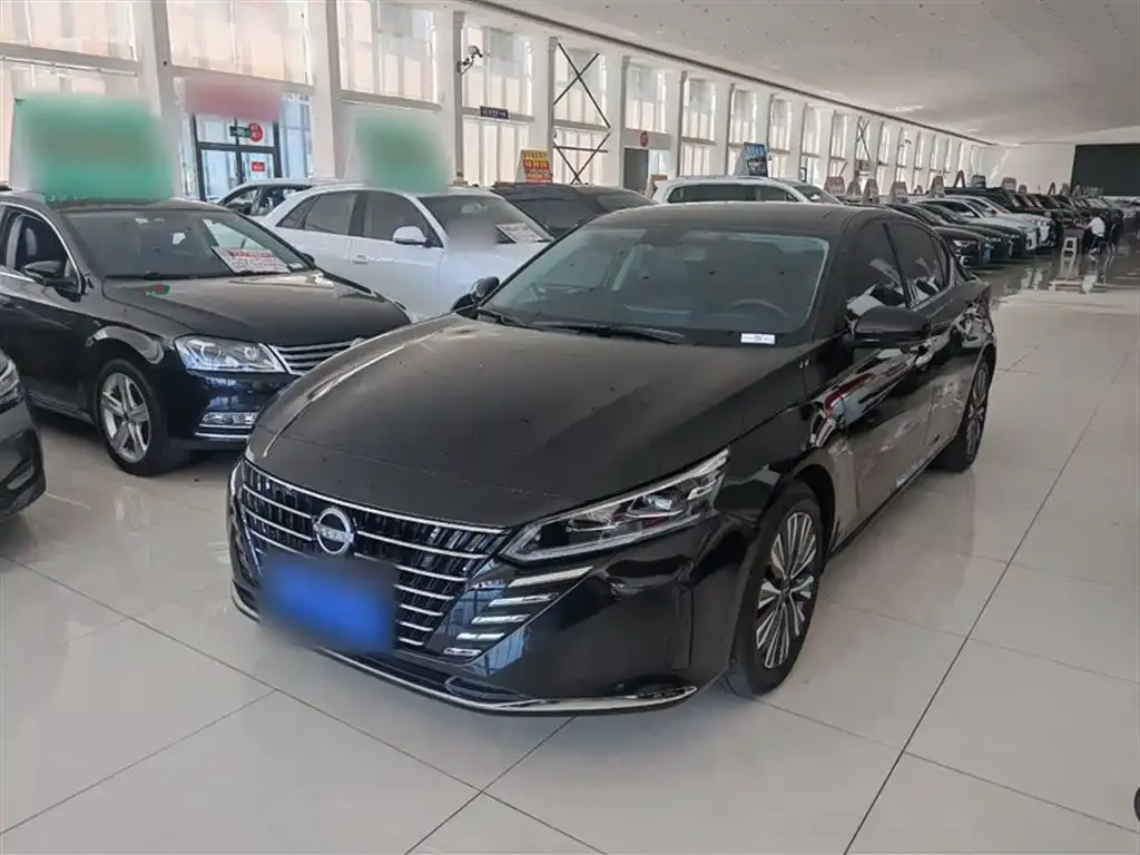 Nissan Teana — фото 1