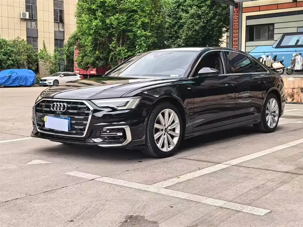 Audi A6L — фото 1