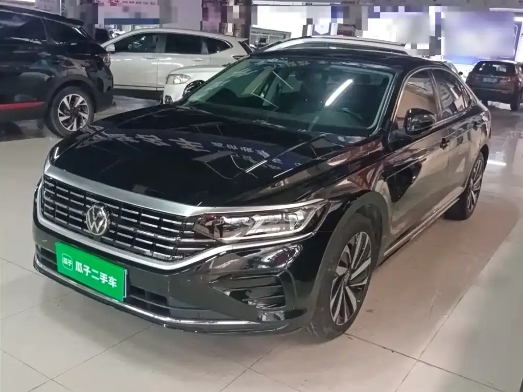 Volkswagen Passat — фото 1
