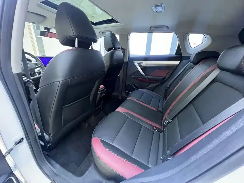 Geely Binyue — фото 10