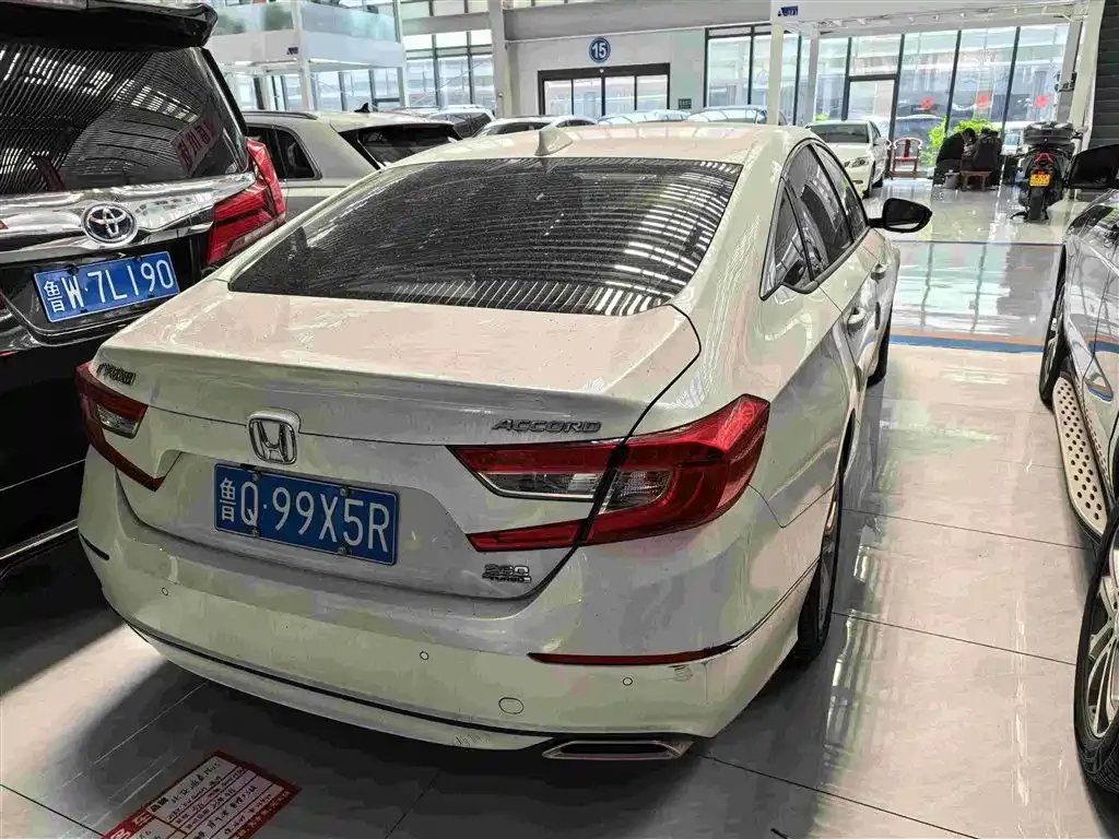 Honda Accord — фото 5
