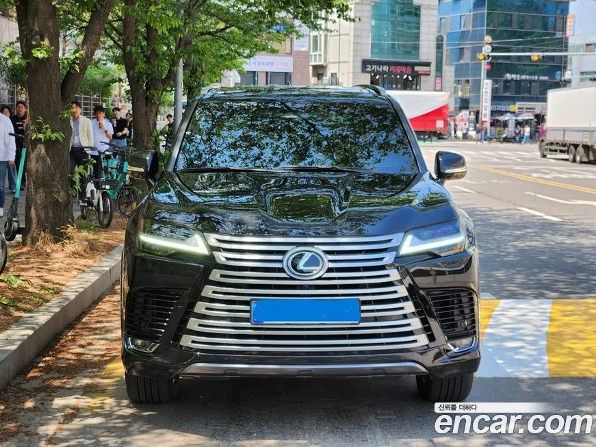 Lexus LX — фото 1