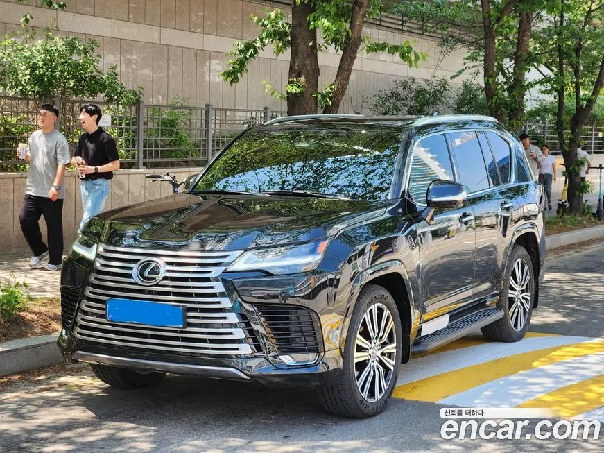Lexus LX — фото 9
