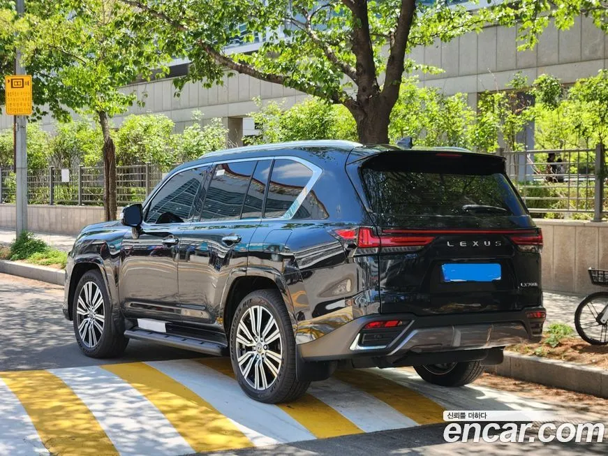 Lexus LX — фото 10
