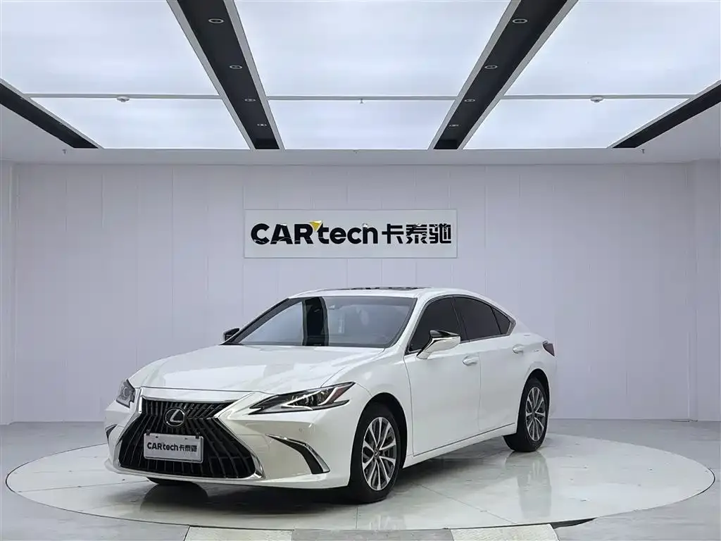 Lexus ES — фото 1