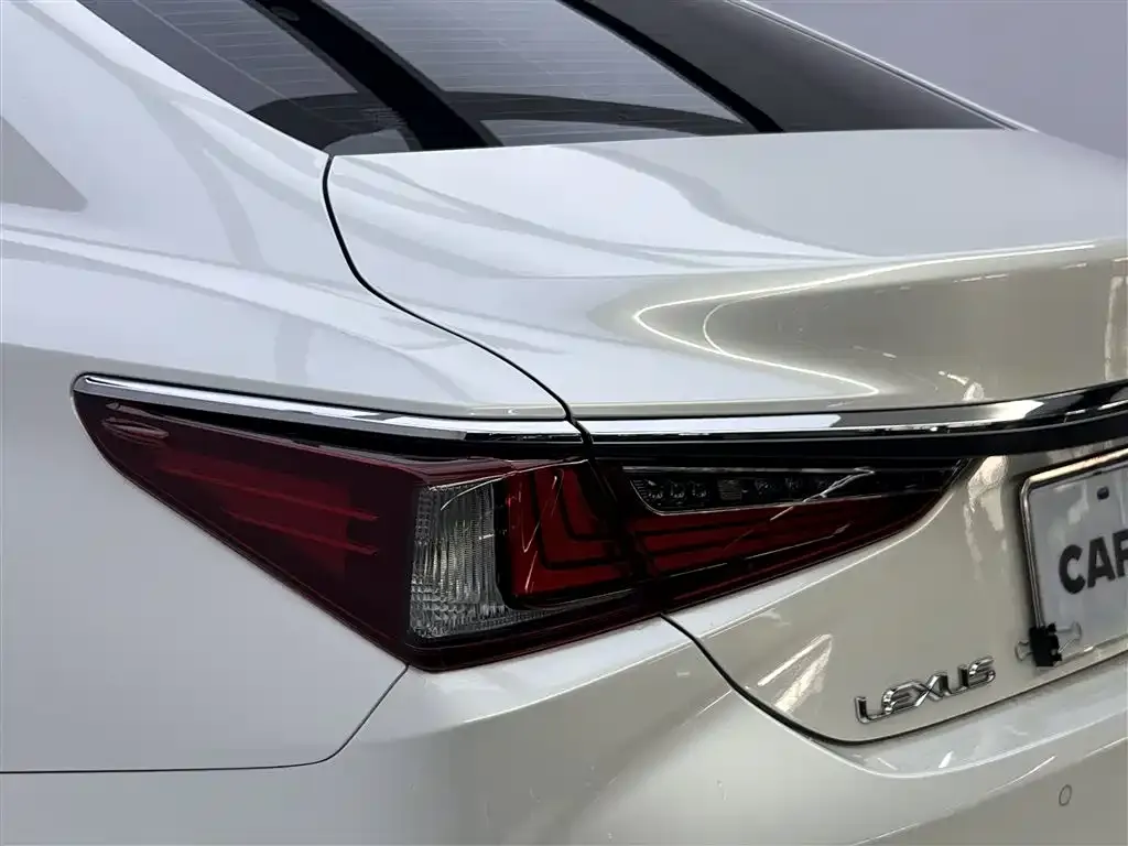 Lexus ES — фото 3