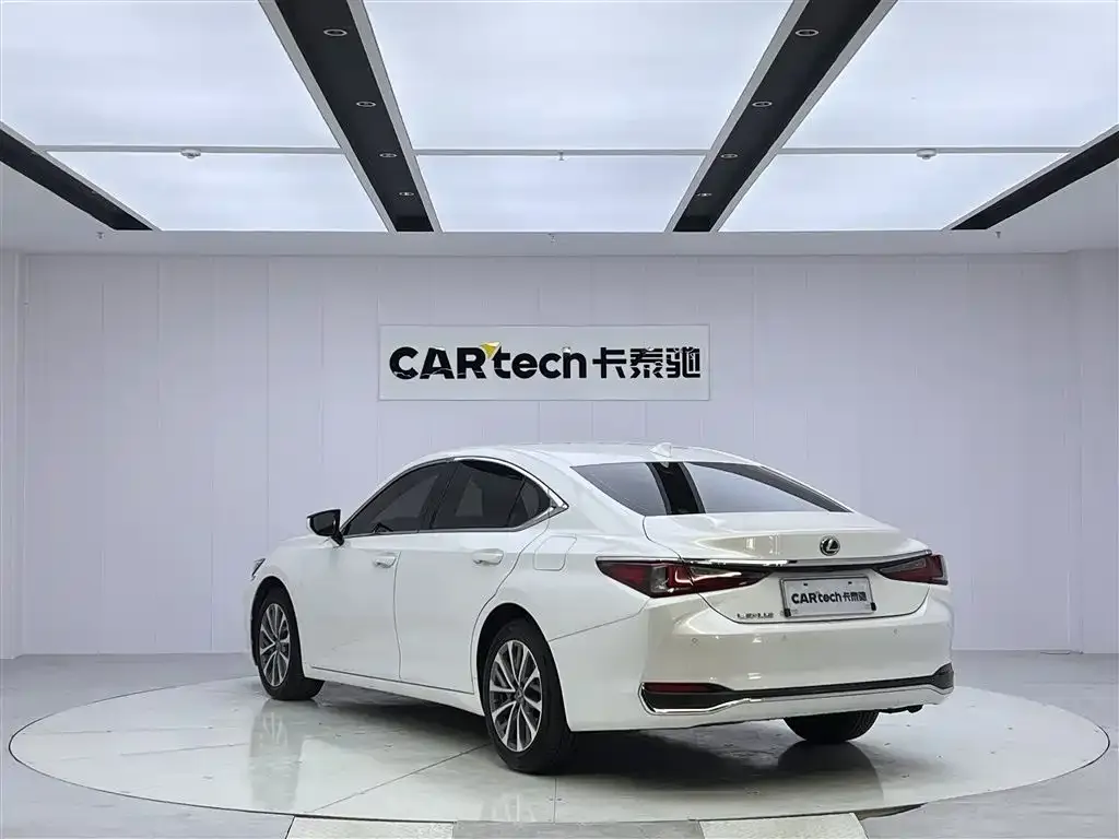 Lexus ES — фото 7