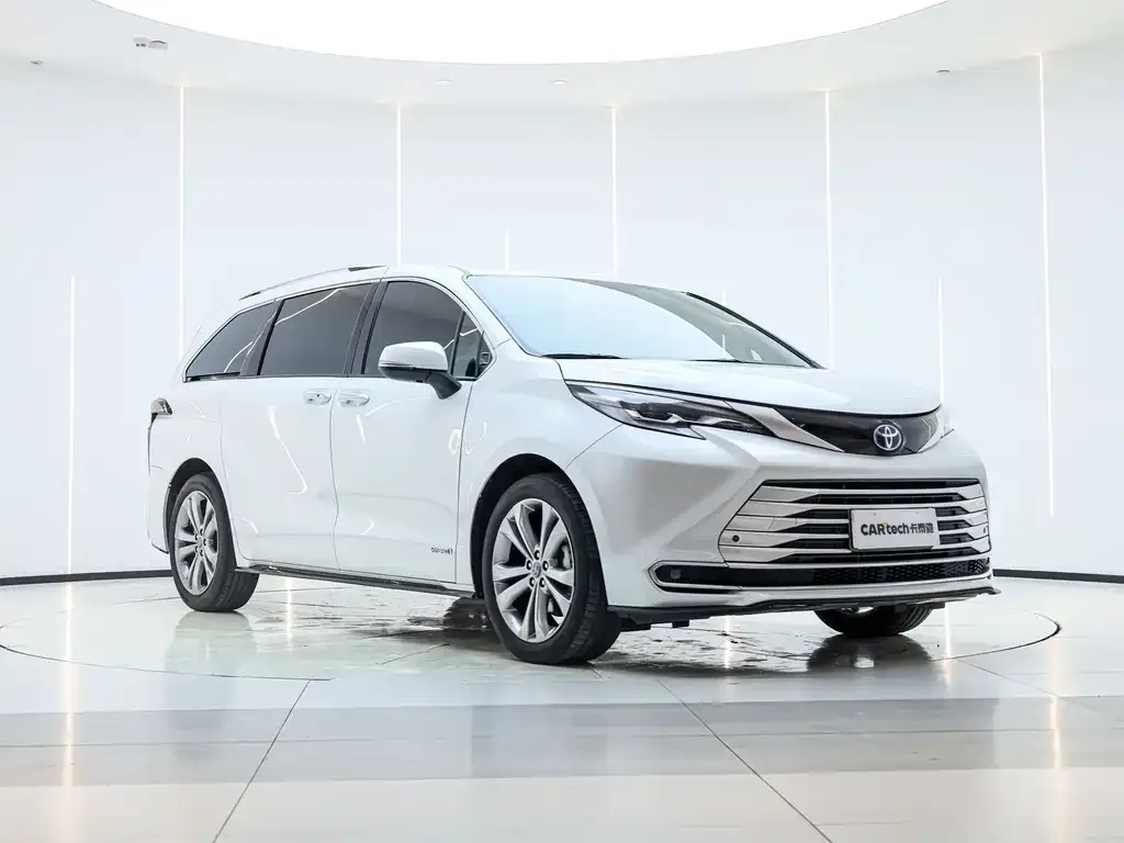 Toyota Sienna — фото 10