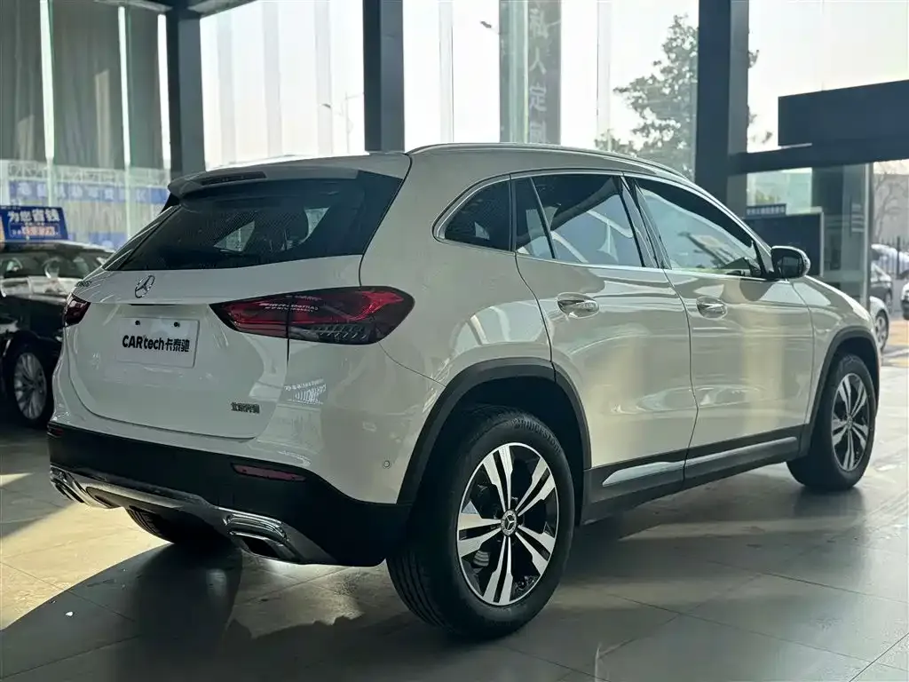 Mercedes-Benz GLA — фото 6