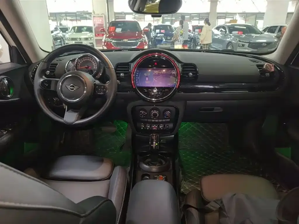 MINI Clubman — фото 5